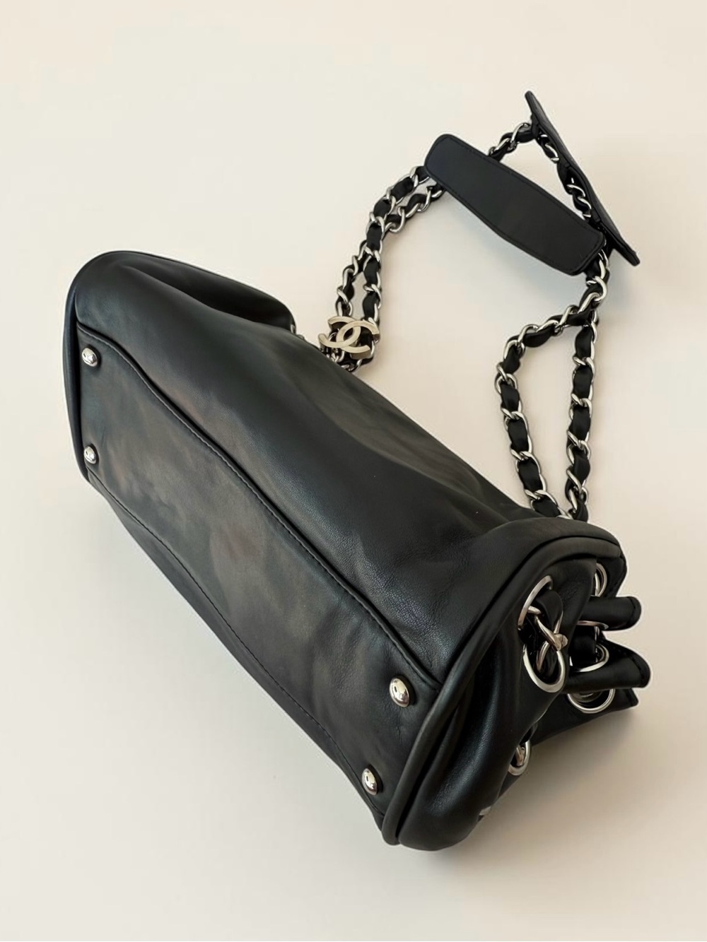 CHANEL 2006 Lux Ligne Accordian Shoulder Bag - Picture 9 of 15